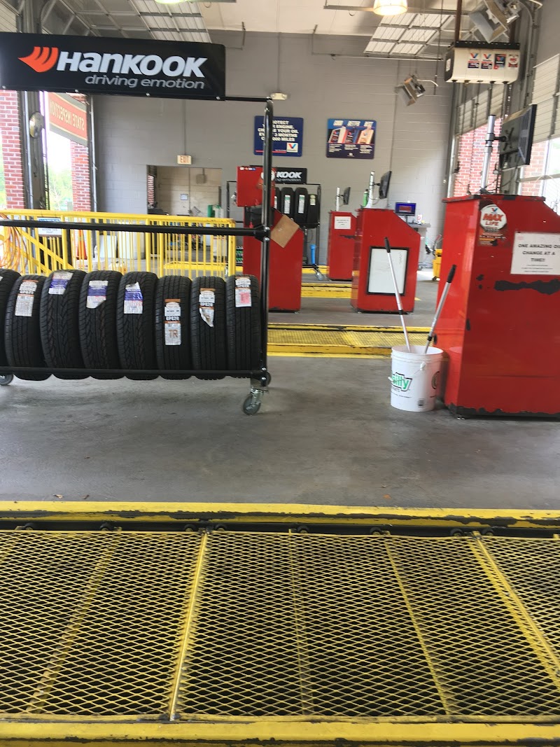 Express Oil Change & Tire Engineers image 4